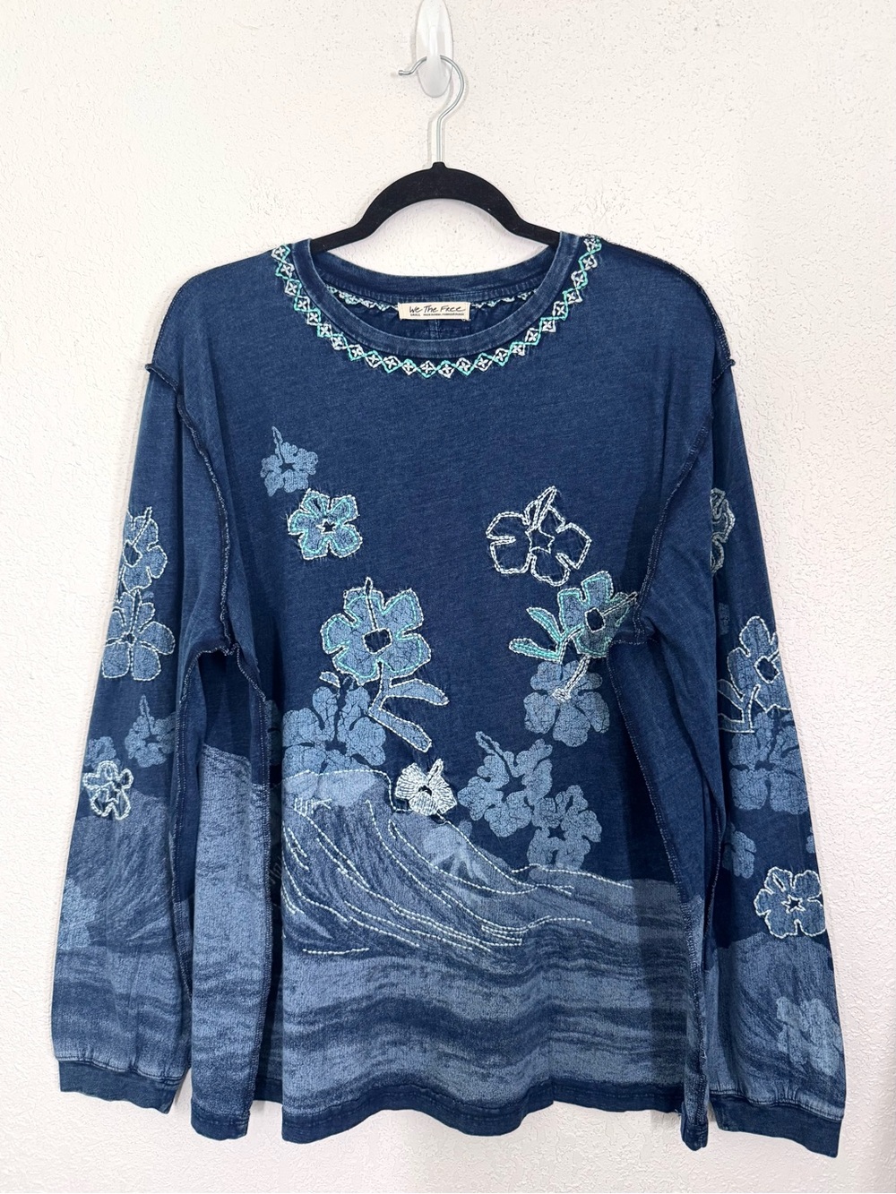 We The Free People Chasing Waves Embroidered Long Sleeve Oversized Top Small - Picture 4 of 9